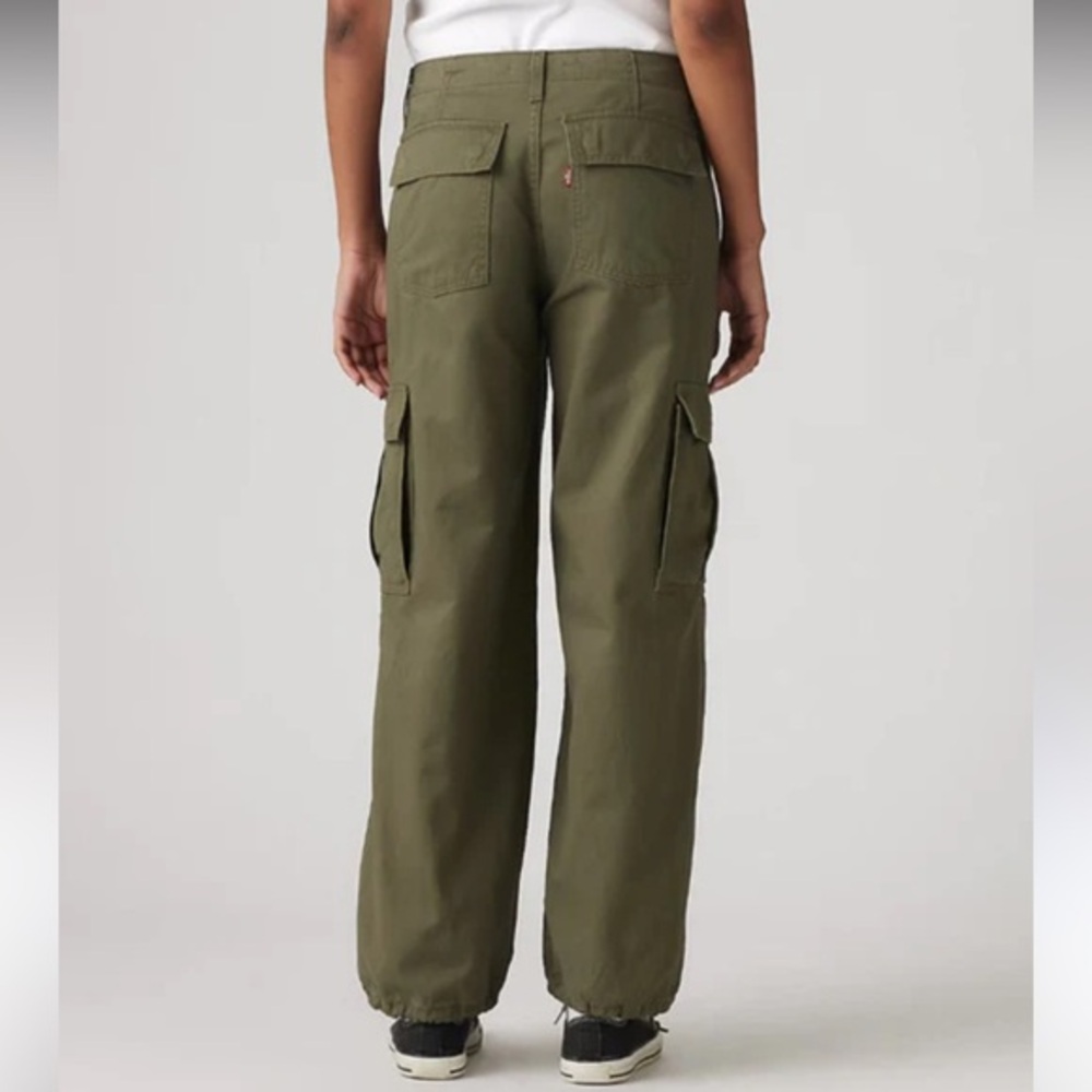 Levi's 94 baggy  Olive Green Cargo Pants 31”